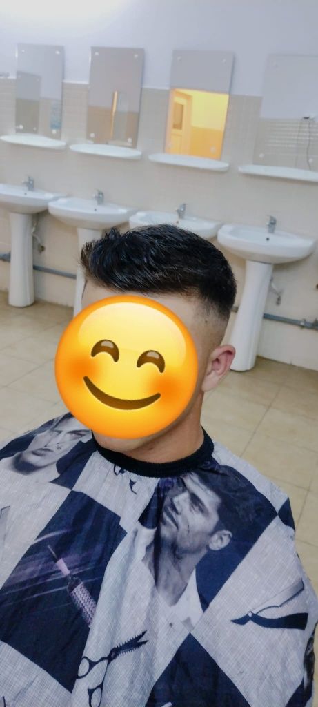 Frizer acreditat tund la domiciliul clientului 70 lei
