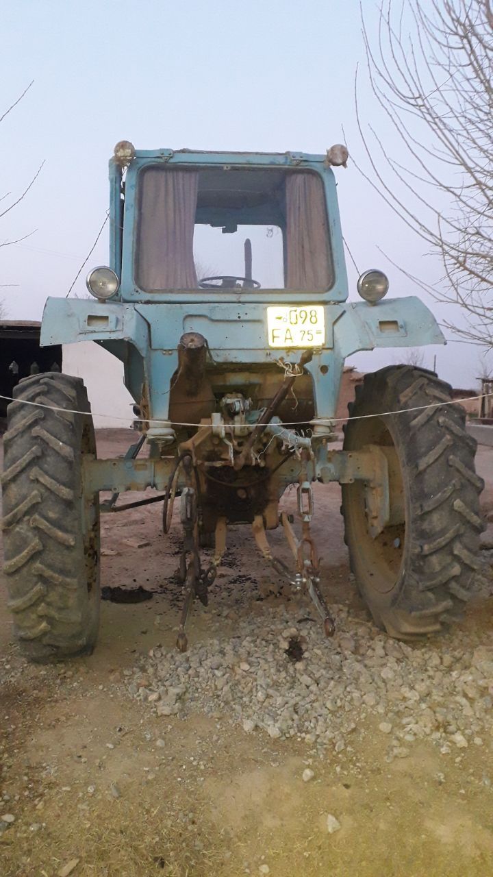 Traktor mtz80 yaxshi xolatda