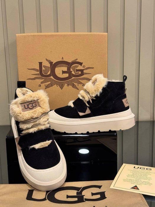 UGG imblanite diferite culori