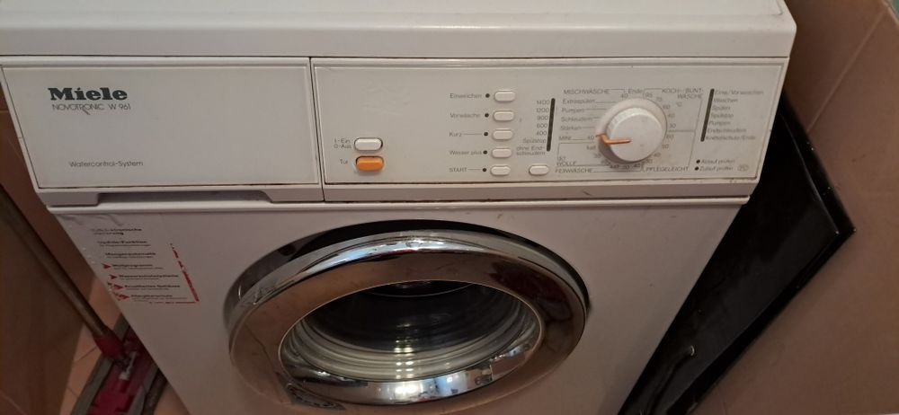 Продавам MIELE работеща перал я! 90лв