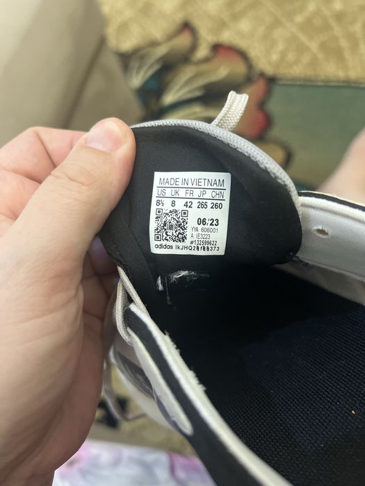 Кроссовки adidas