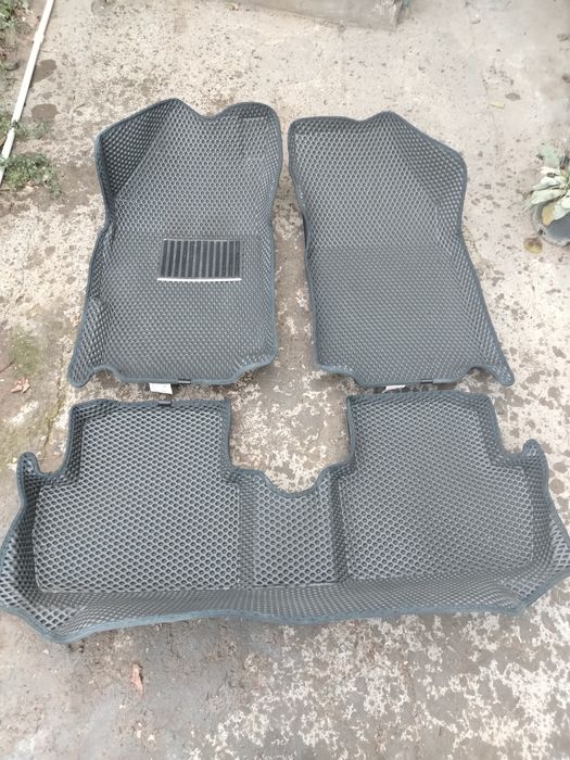 Полики для автомобиля спарк в отличном состоянии.