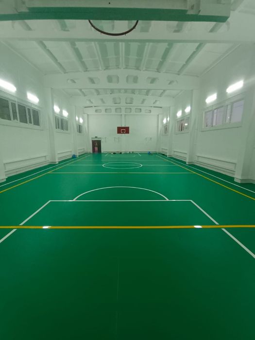 Монтаж искусственного газона и монтаж спортивного линолеума