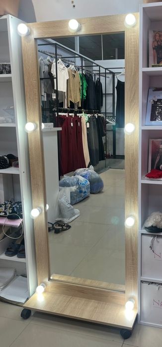 Зеркало для бутика