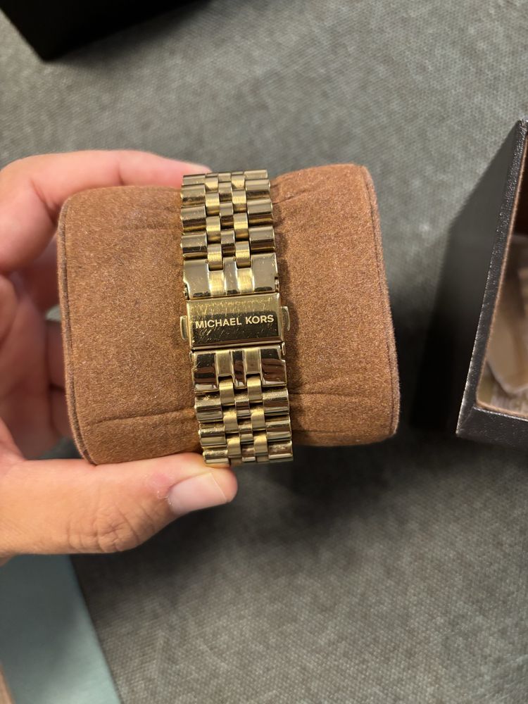 Часовник Michael Kors