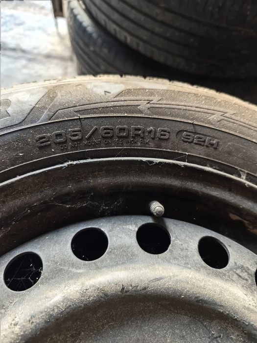 Гуми зимни с джанти GoodYear