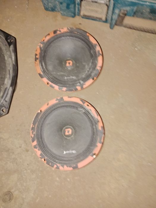 Продам колонки практически новые Барракуда 16 и блины Граффити