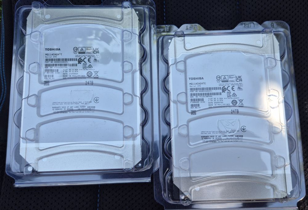 48TB storage - set 2 x 24TB Hard diskuri noi SATA3 Enterprise
