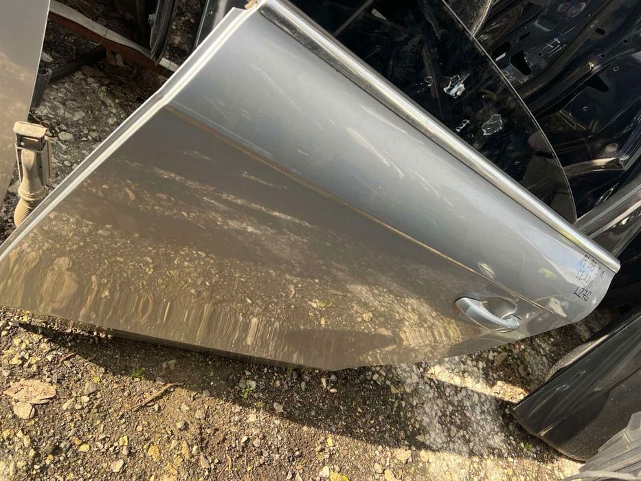 Задна лява врата за Ауди AUDI A4 B8,5 код на боята LZ7B