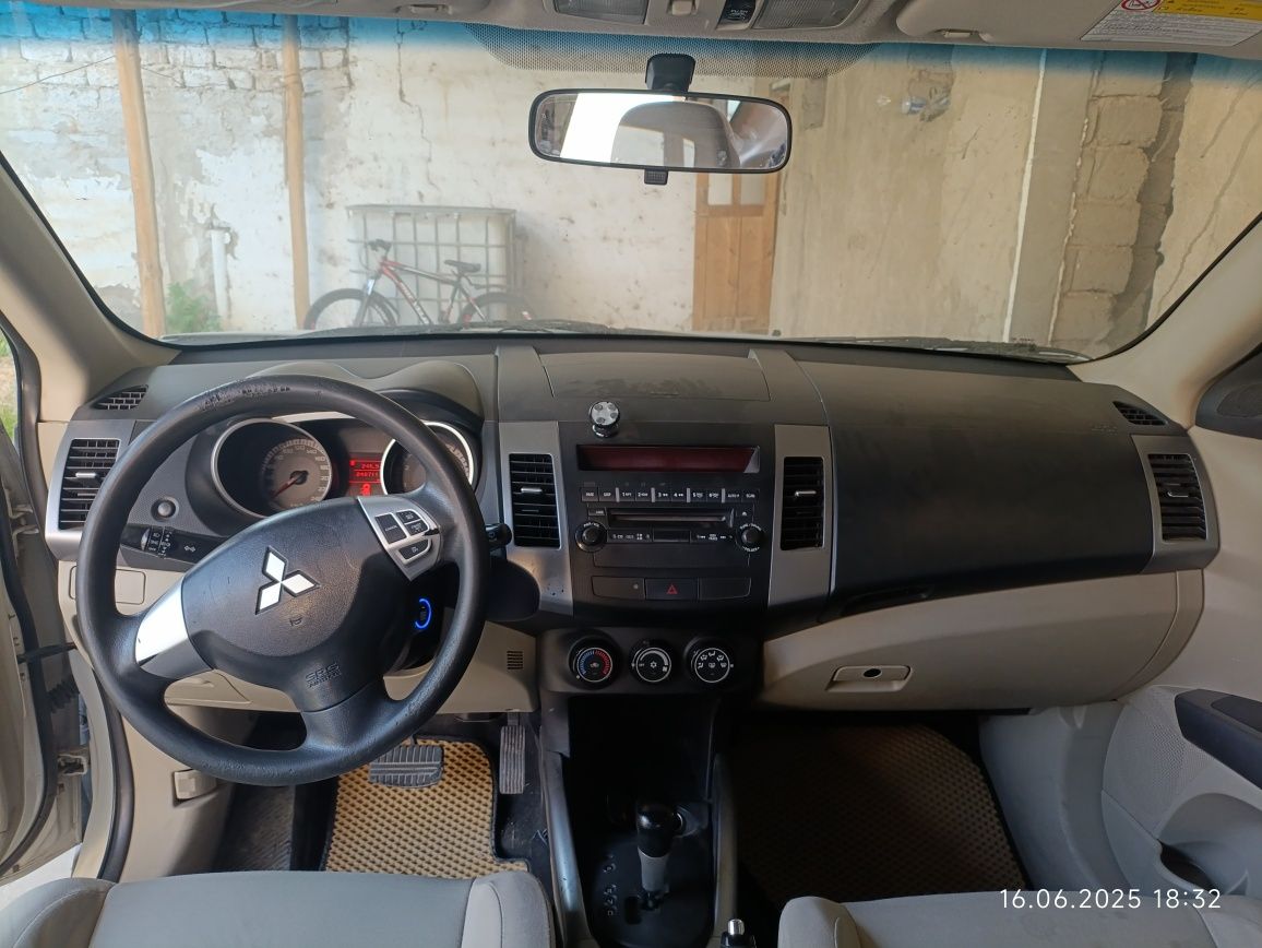 Mitsubishi outlander
