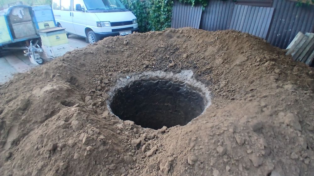 Копаем туалет погреб  быстра могилы казахским.русские могилы под газ