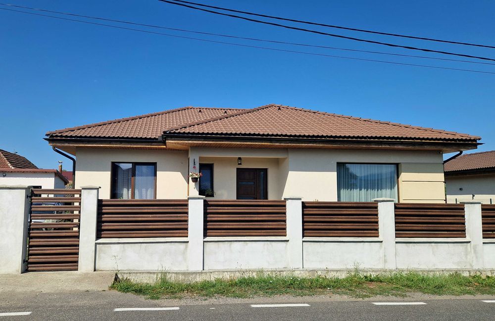 Casă Individuală 2021 Săsar, 500 mp Curte, Priveliște, Gata de Mutat