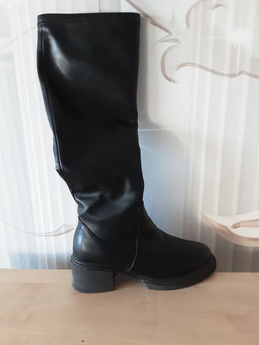 Продам осенние сапоги