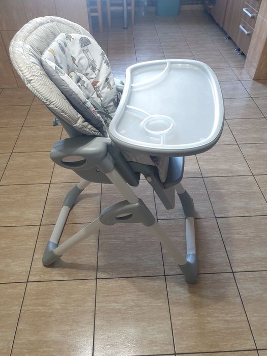 Vând scaun masa bebe