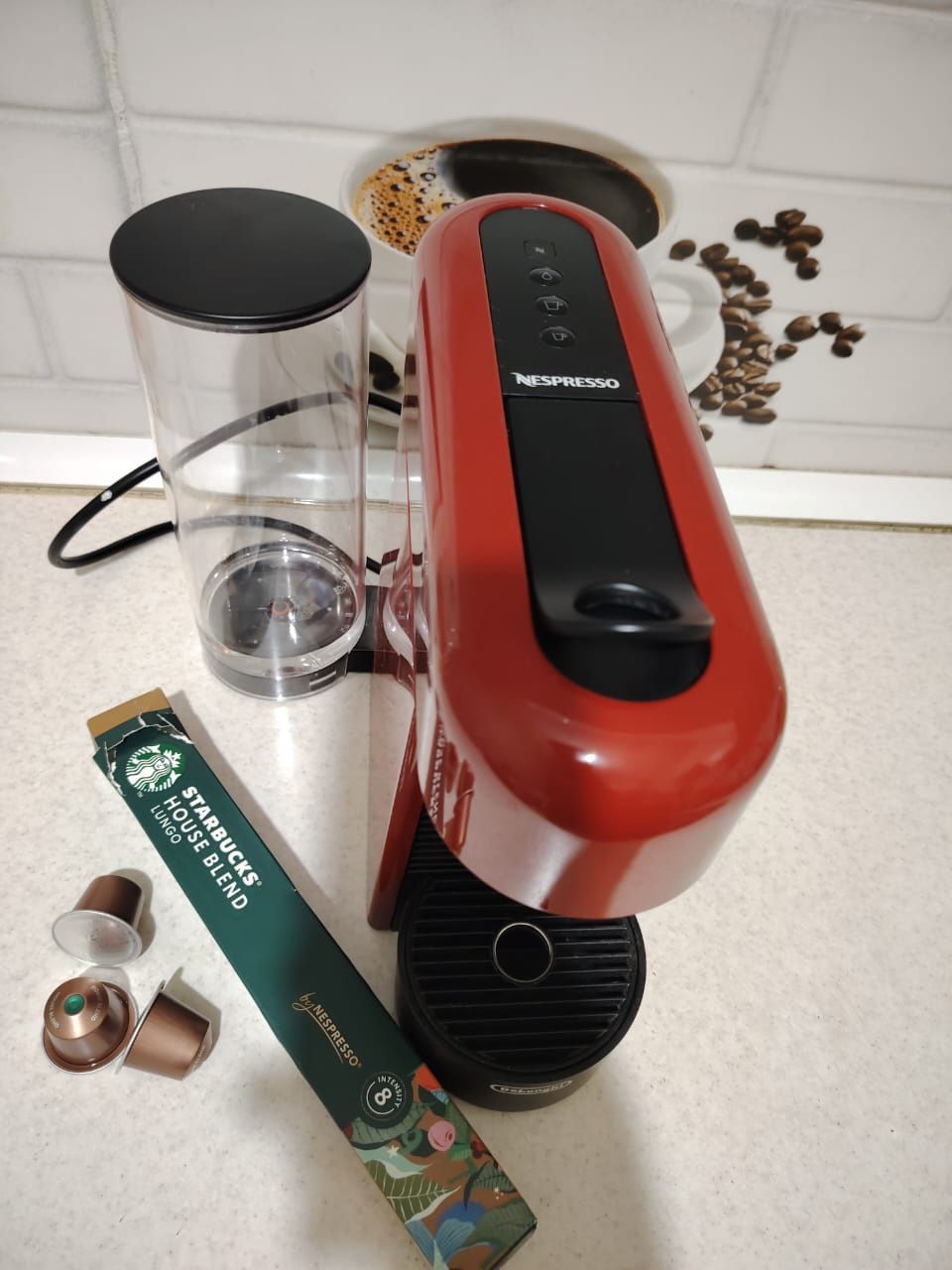 Продам срочно кофемашину Delonghi Nespresso