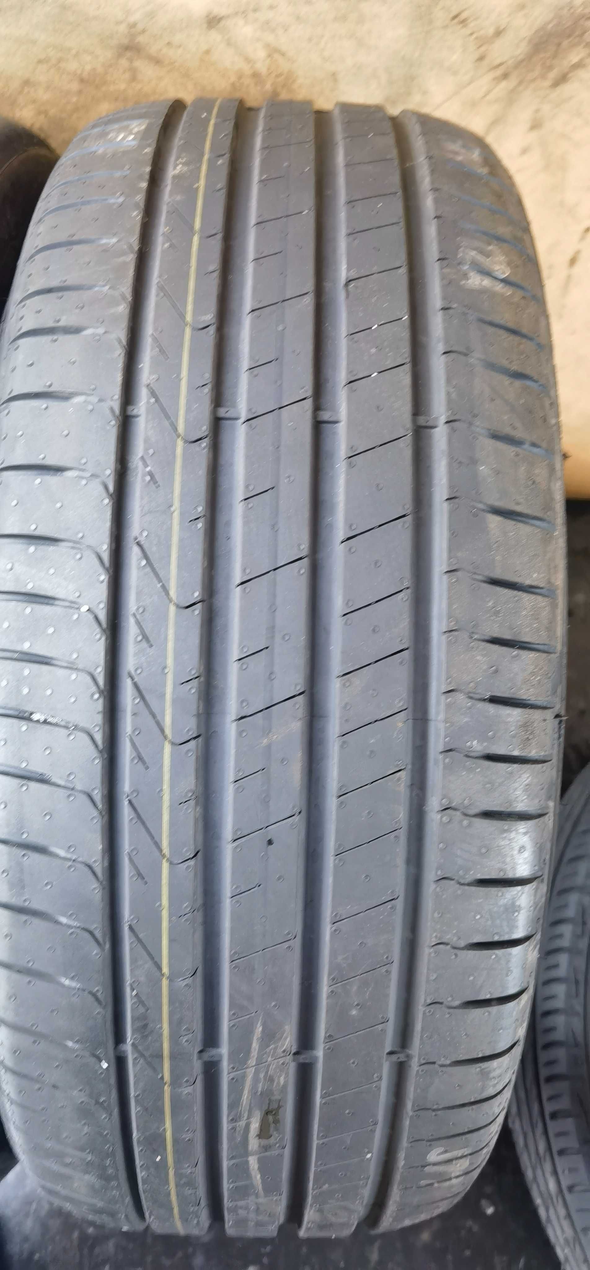 Чисто НОВИ 235 40 20 PIRELLI