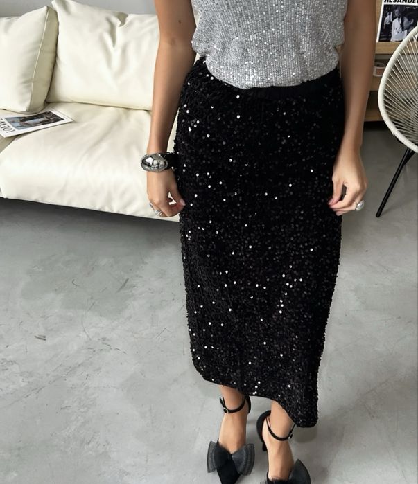 Блестящая новая на 42 и 44 размер