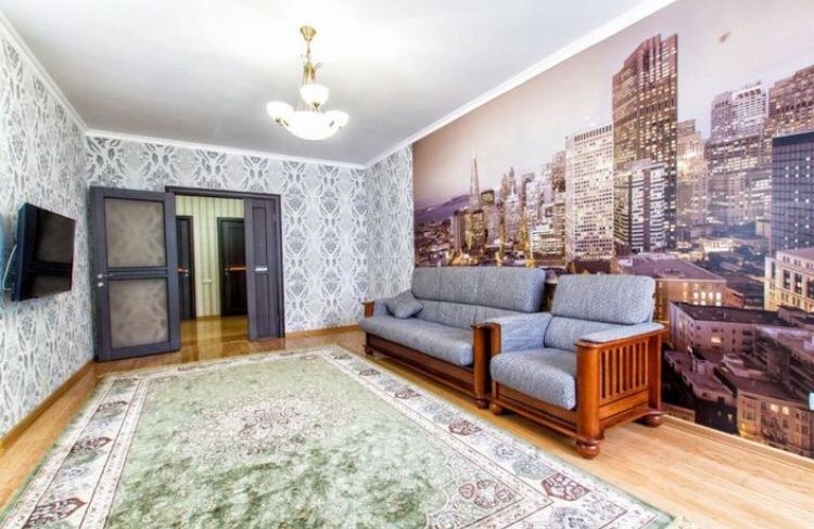 По часам квартира в центре 8 мкр. 11-12 мкр. Батыс 2