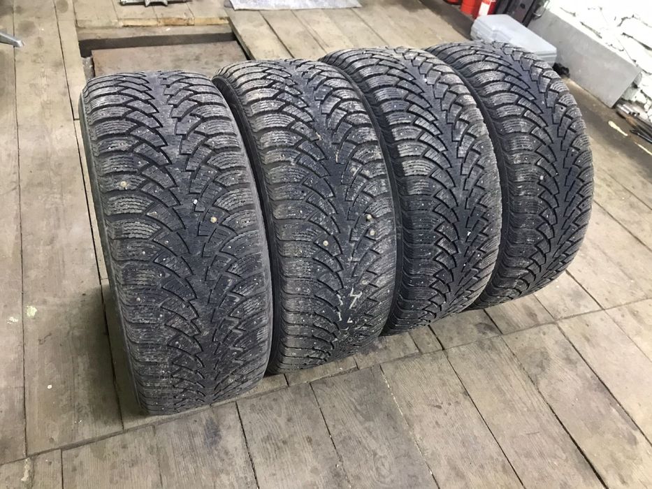 Комплект зимних шин nokian 255/55/18 с шипами