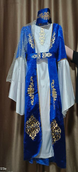 Праздничные костюмы