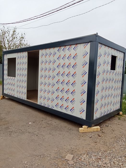 Vindem garaje cu uși acționate electric