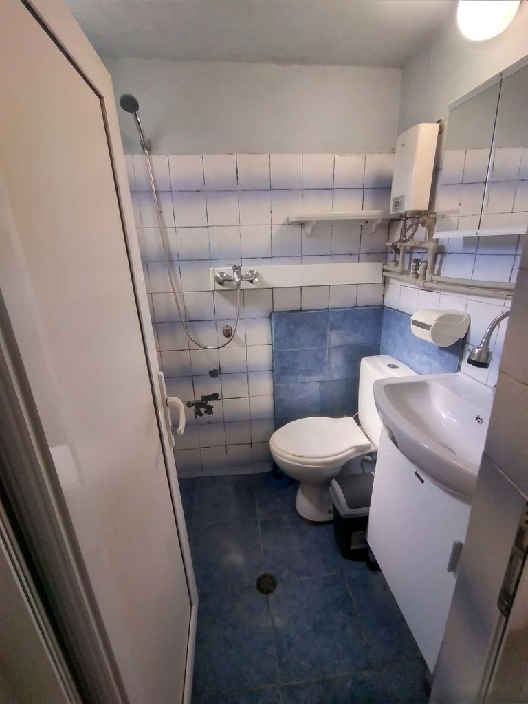Продава се Етаж от къща в Варна, Цветен квартал - 55 кв.м за 5 €/кв.м - Снимка #5