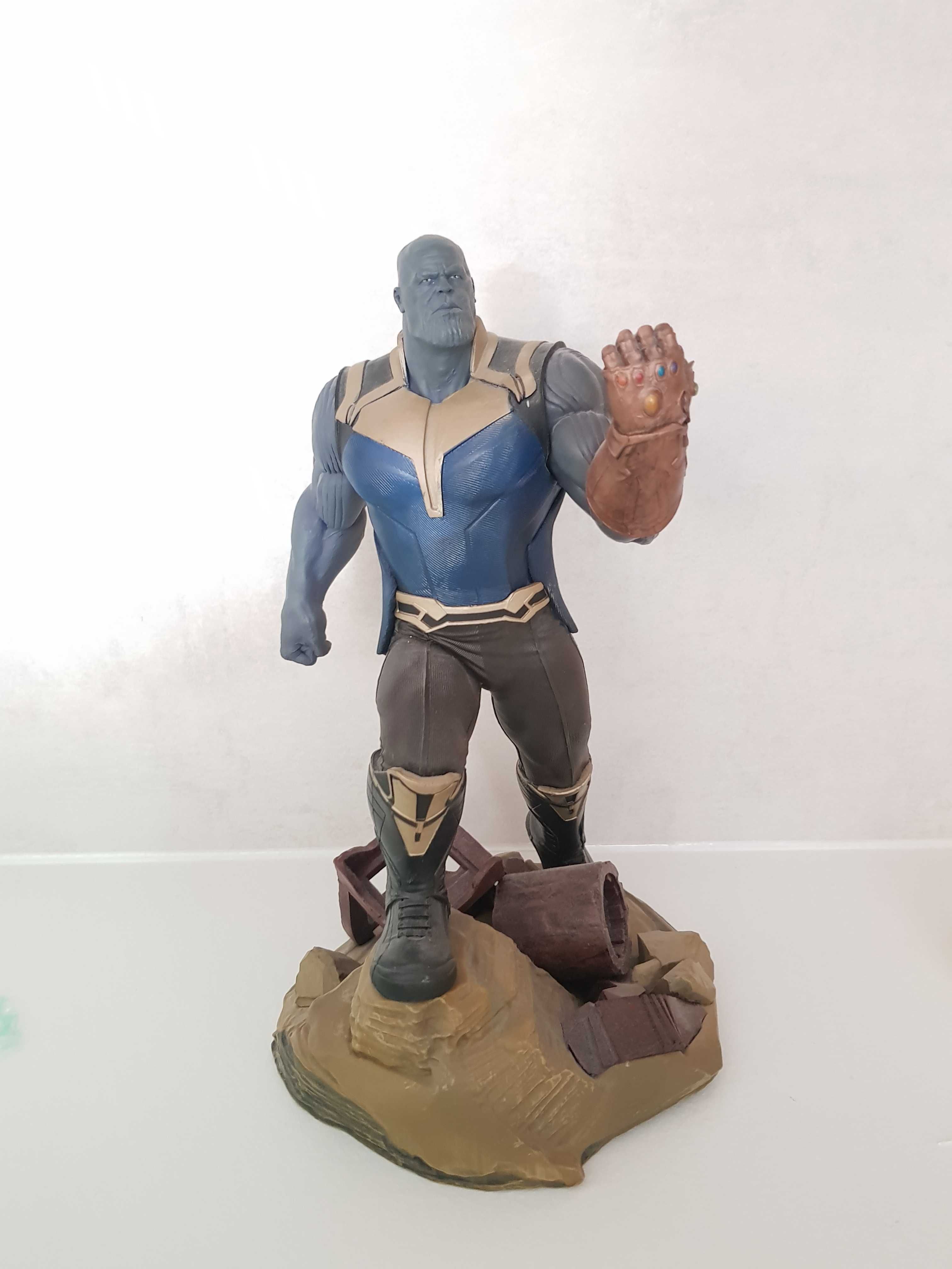 Statuetă Artfx+ Diamond Select Marvel: Avengers - Thanos, de colecție