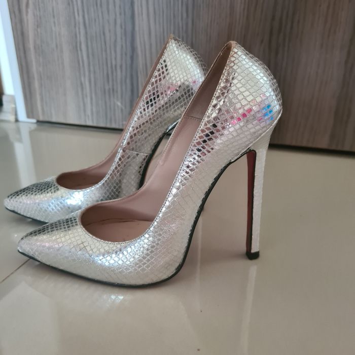 Pantofi Vicino argintii