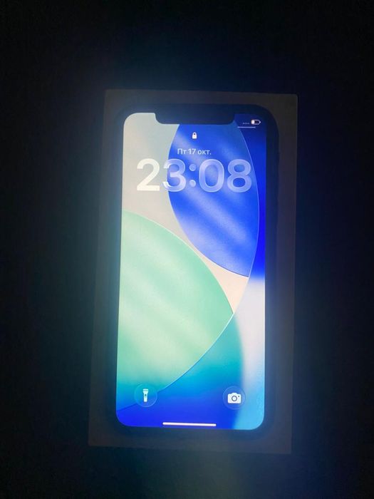 Продам айфон 11 в более менее состоянии