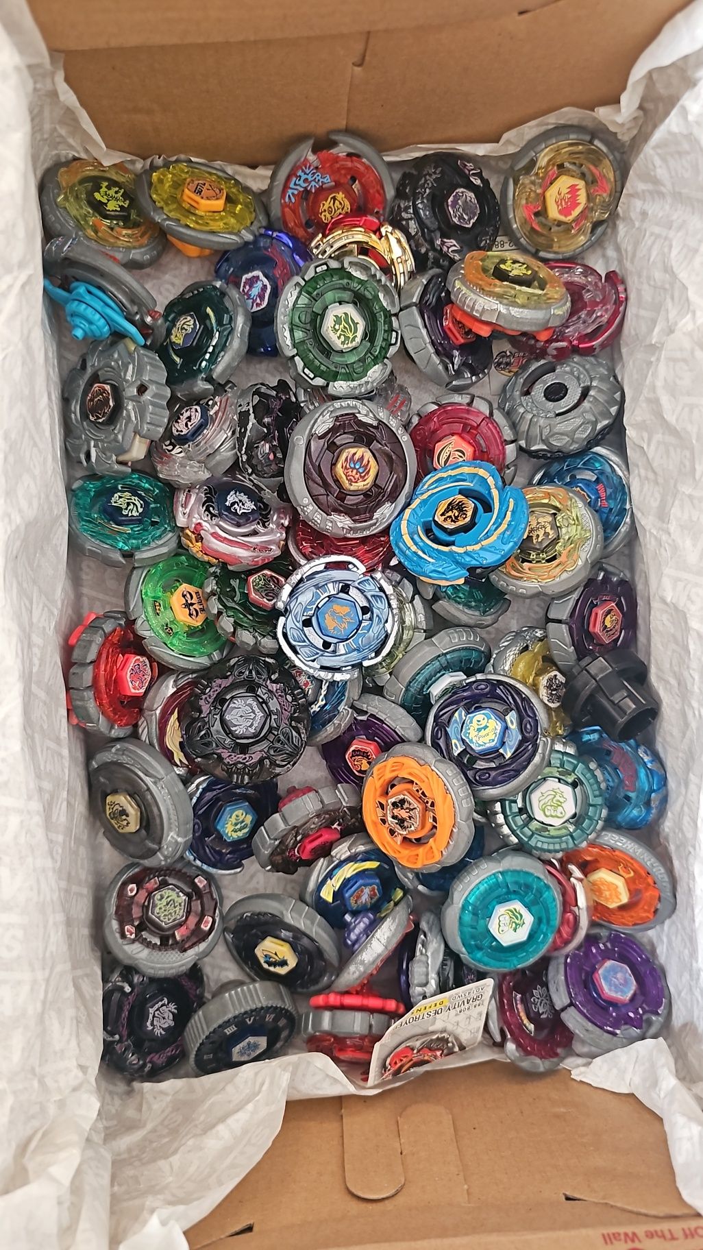 Colectie Beyblade 100+