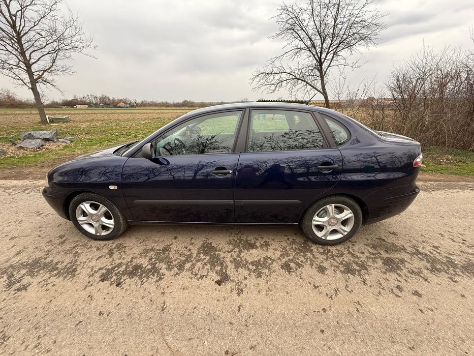 Vând Seat cordoba 1.4 benzina an 2009