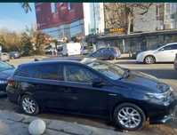 Inchiriez Toyota Auris hibrid cu GPL pentru Bolt / Uber