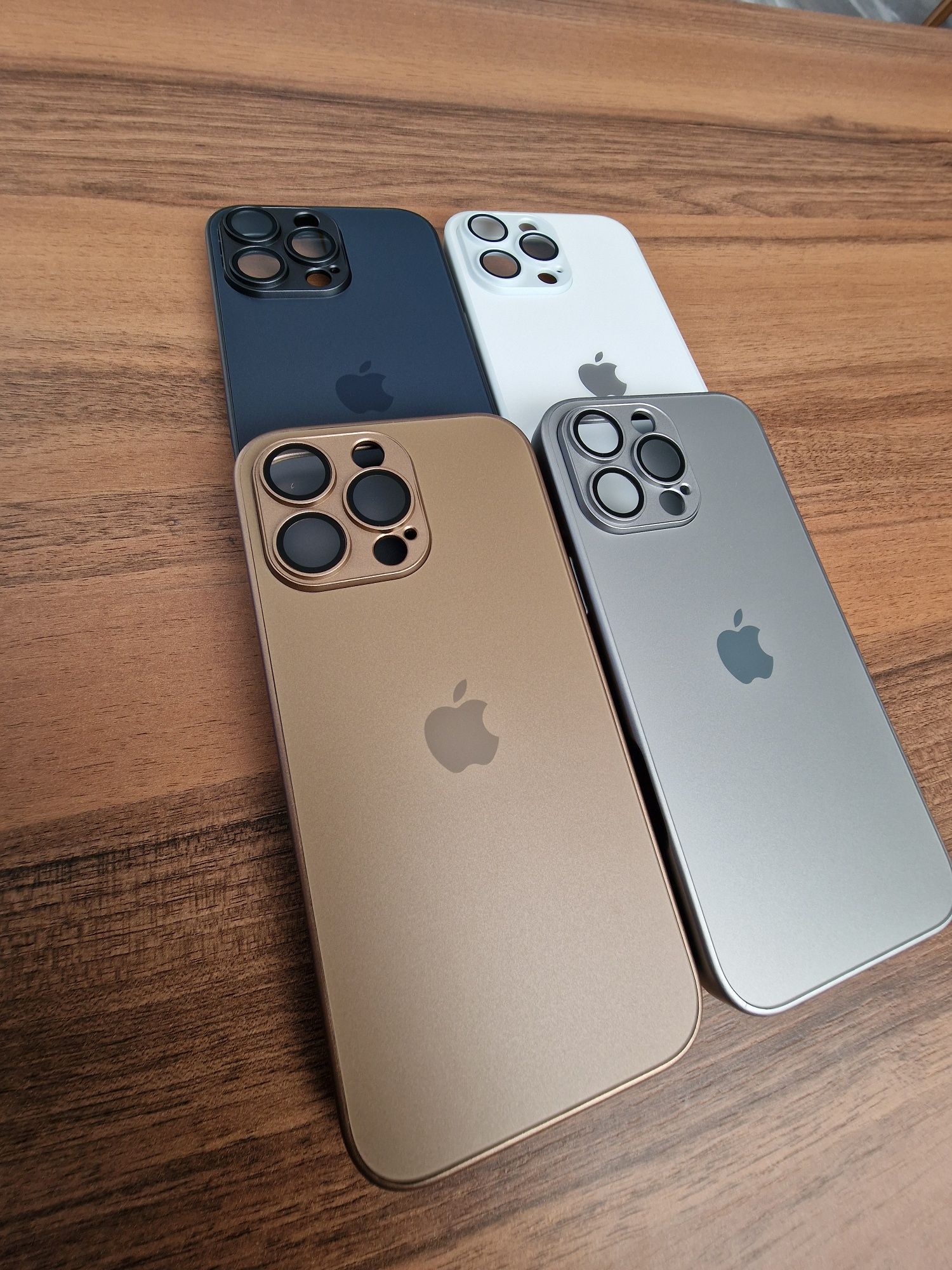 Матов Стъклен Кейс за Apple iPhone 16 / 16 Pro / 16 Pro Max / Plus
