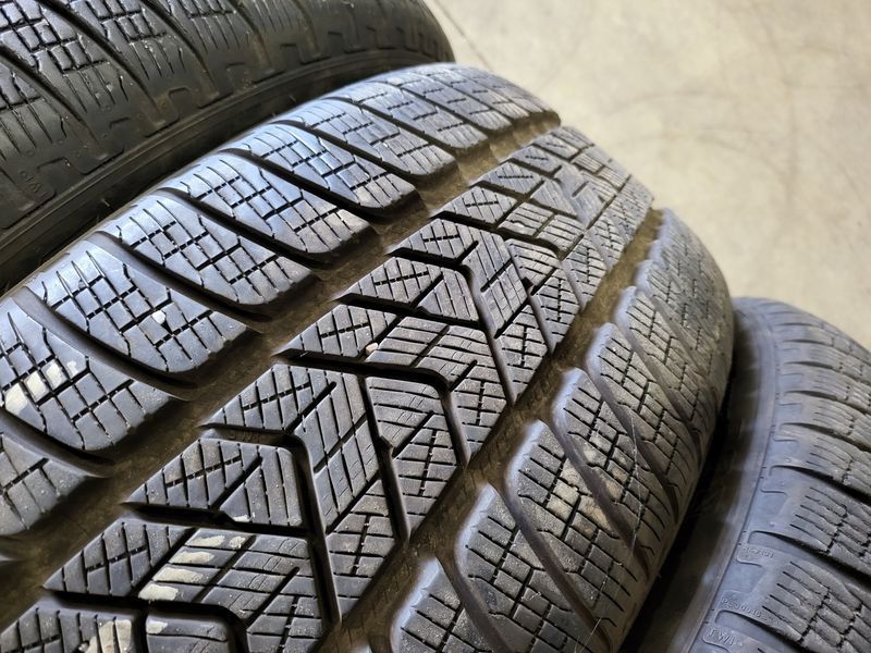 235/50/20 PIRELLI 4бр