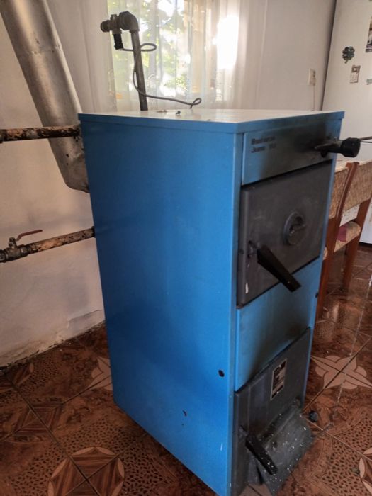 Cazan pe lemne  in stare buna