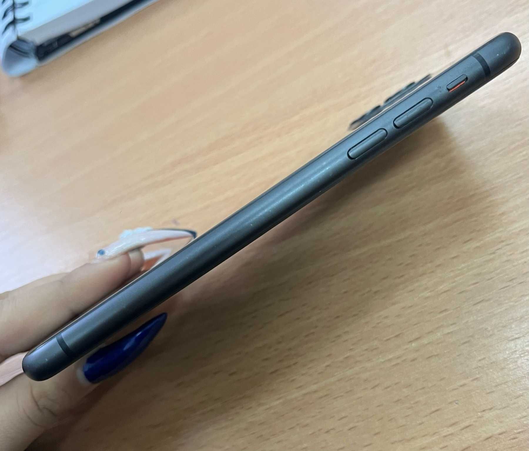 iPhone 11 pro  като нов