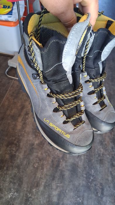 Ghete  piele  iarna