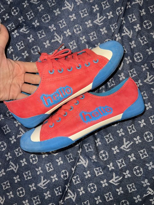 Гуменки ,,Hello” u гуменки,,maideng”