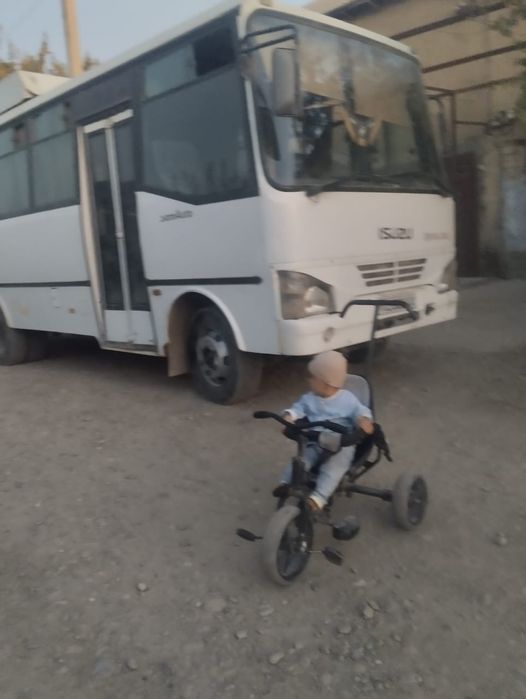 ISUZU kuzov avtobus