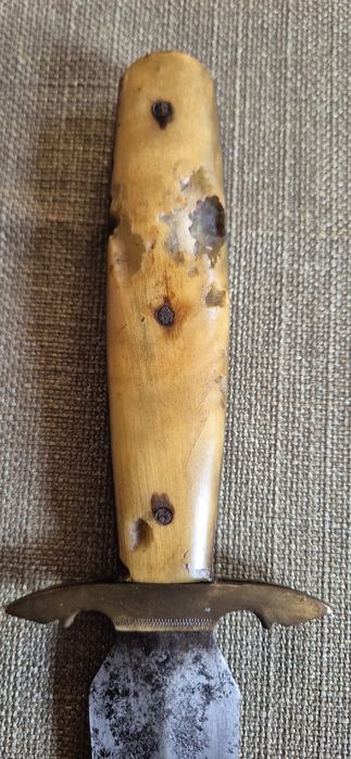 Много стара кама , нож.