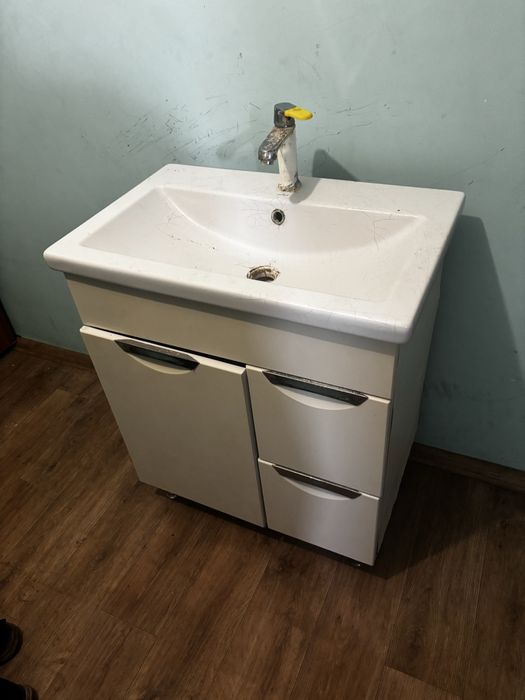 Раковина с тумбой за шоколадку милка самлвывоз