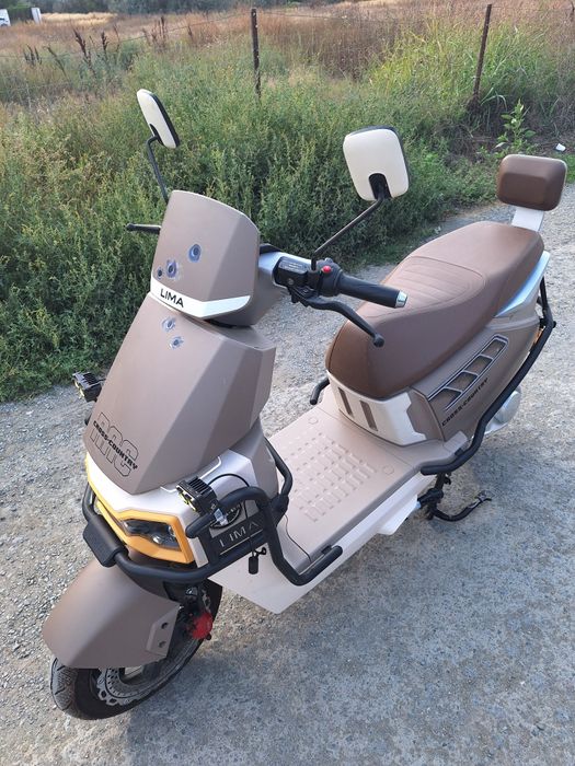 Scuter electric nou inmatriculat