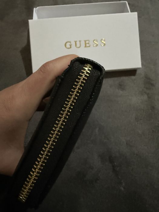 Дамски портфейл GUESS