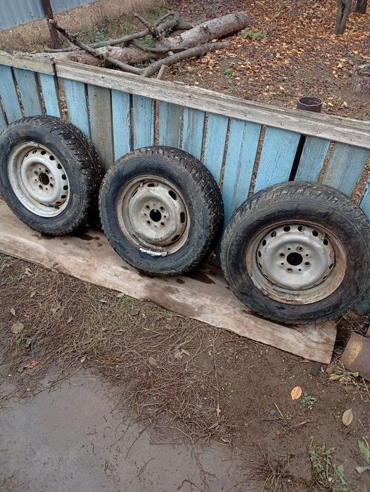 Продам колеса зимние можно