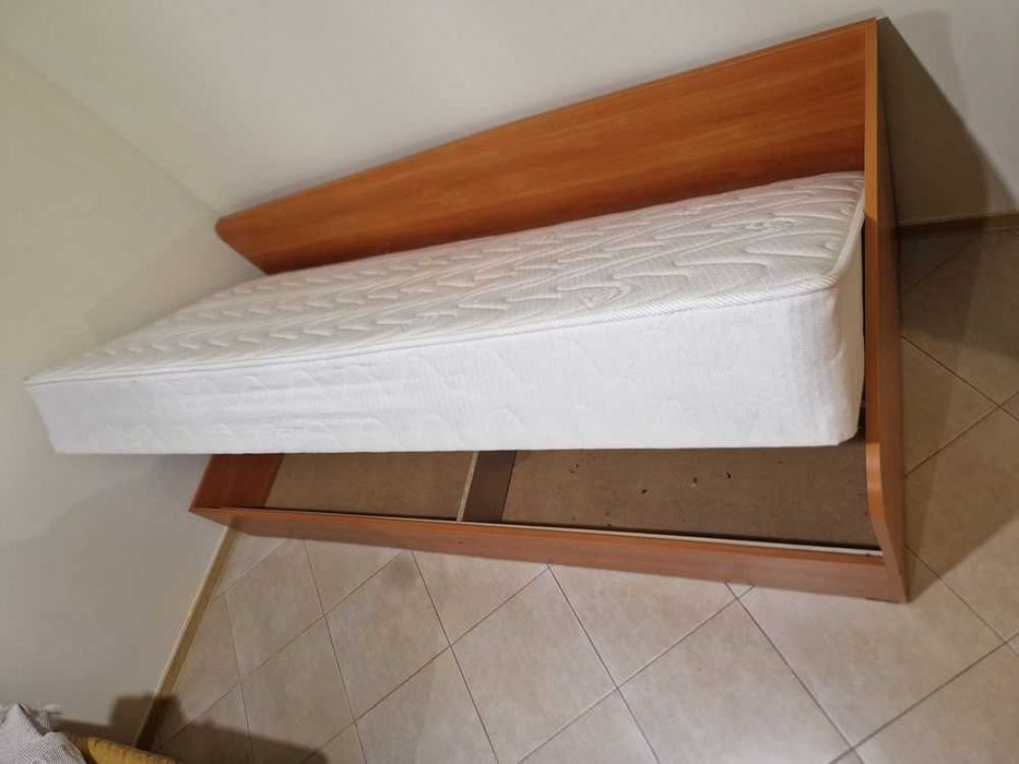 Единично легло с матрак