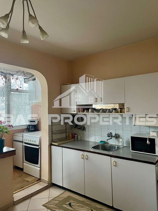 3-стаен в София-Връбница 1 площ 80