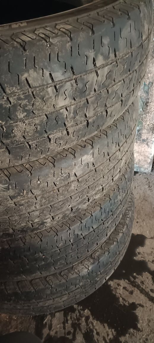 Продам 4 баллона 185 75 R16C
