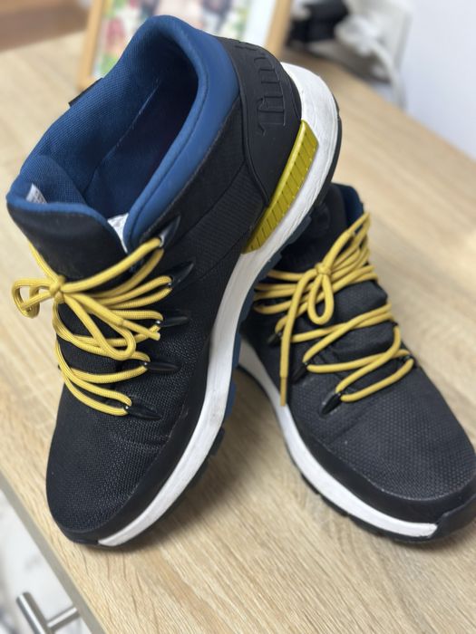 Vand ghete Timberland ca noi , masura 45