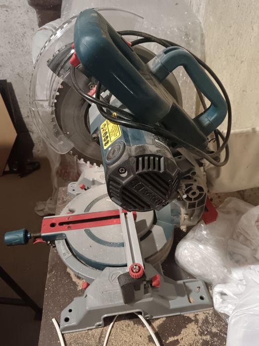 Настолен потапящ циркуляр Bosch GCM 216 Professional