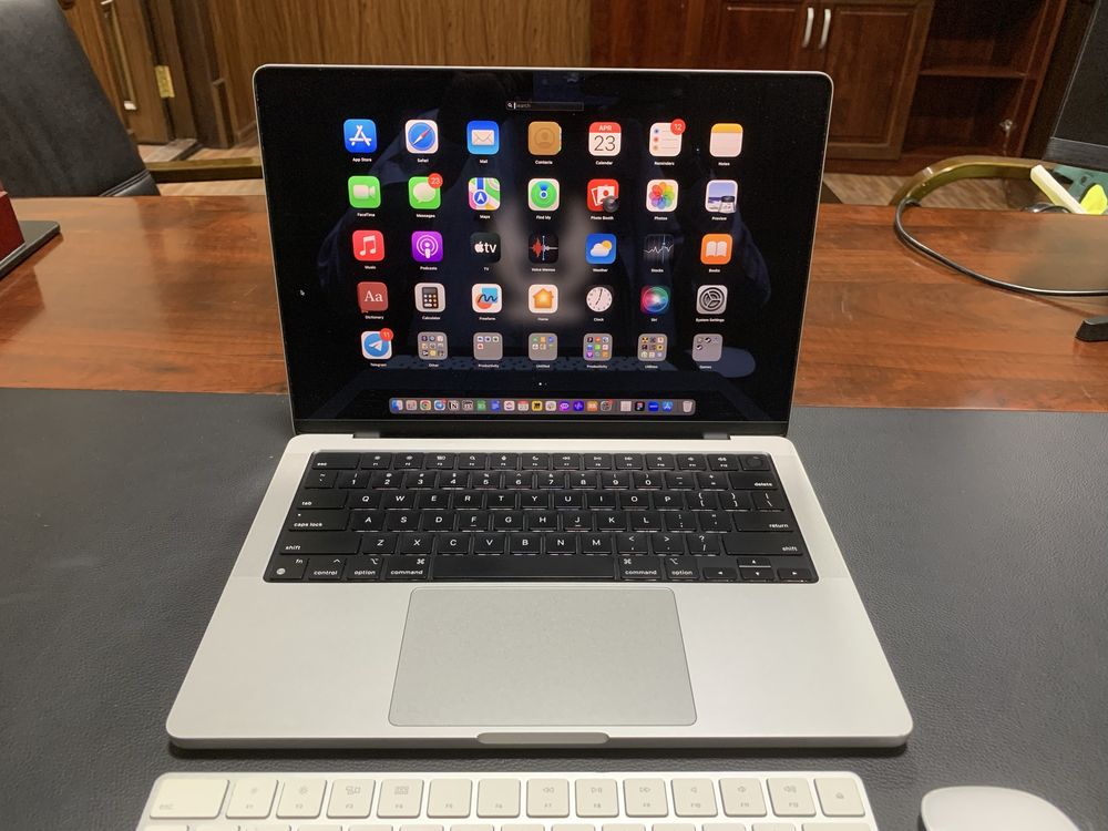 MacBook Pro M1 Pro +Bonus (Magic Keyboard 2, Mouse 2)